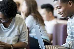 FUNIBER lance un appel de bourses 2017 pour les étudiants de l’UCAD